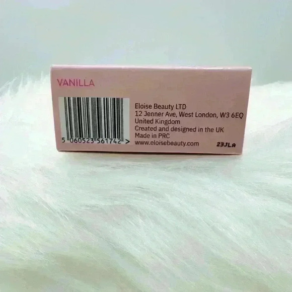 ELOISE BEAUTY Flawless Loose Setting Powder in Vanilla - Picture 5 of 5